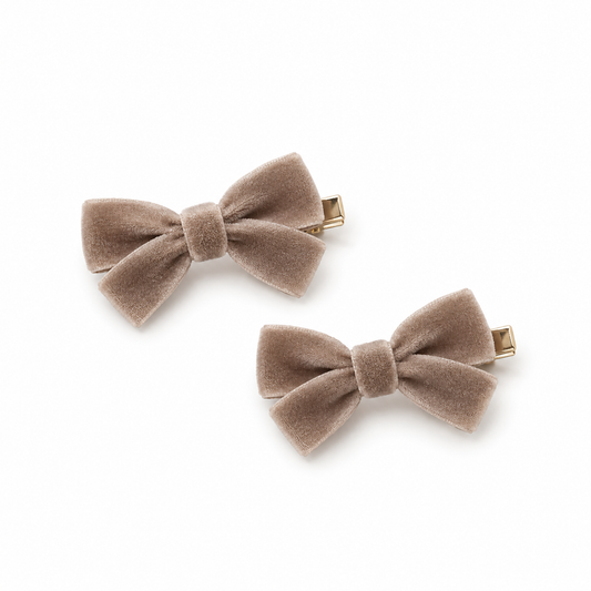 ROVQENIVA™ Mio Twin Mini Velvet Bow Hair Pins — Soft Taupe Japanese-Style Bow Clips Set for Side Hair, Braids & Half-Up Styling